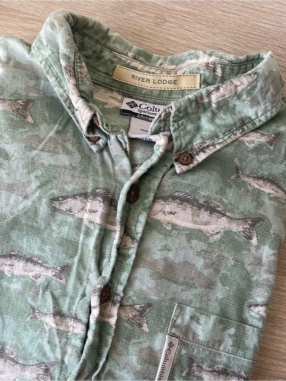 Men’s Fishing Shirt Columbia River Lodge Camo Green Fish Pattern Button Down